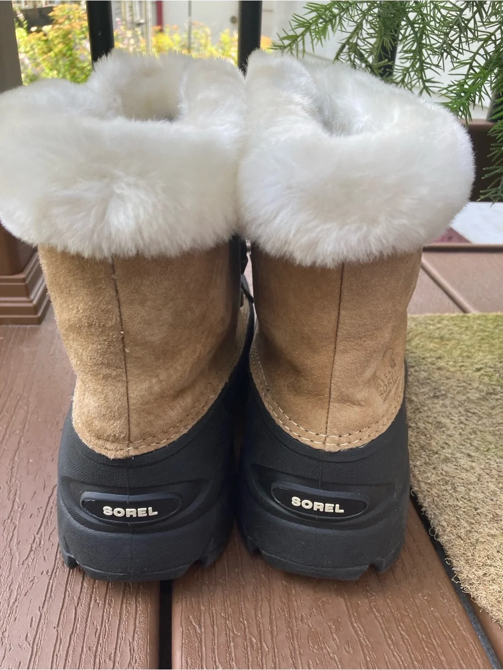 Sorel Size 11 Snow Angel Lace insulated winter boots